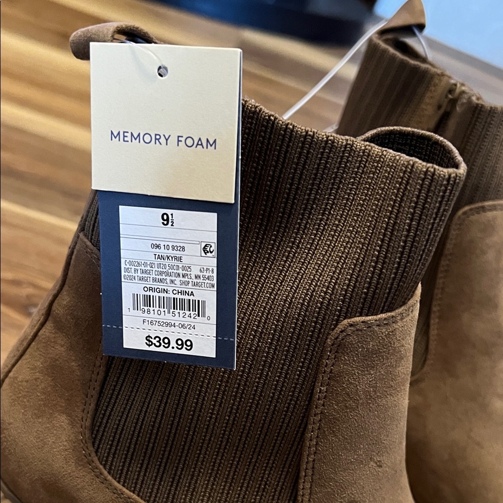 Universal Thread Brown Chelsea Boots - Picture 4 of 4